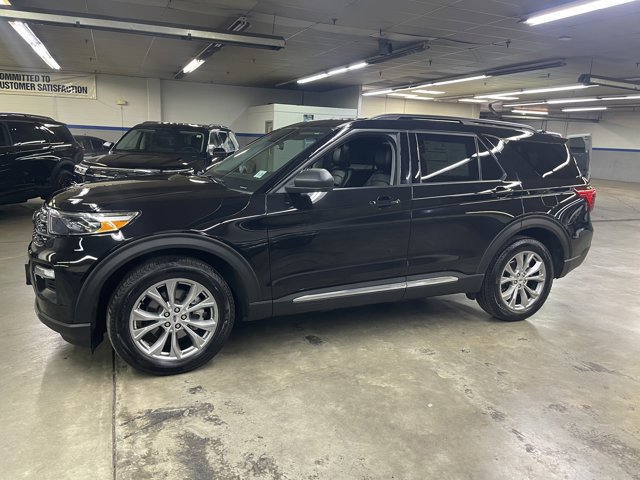 Certified 2023 Ford Explorer XLT w/ Equipment Group 202A AWD/4WD image 2