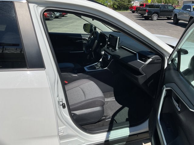 Used 2023 Toyota RAV4 XLE AWD/4WD image 26