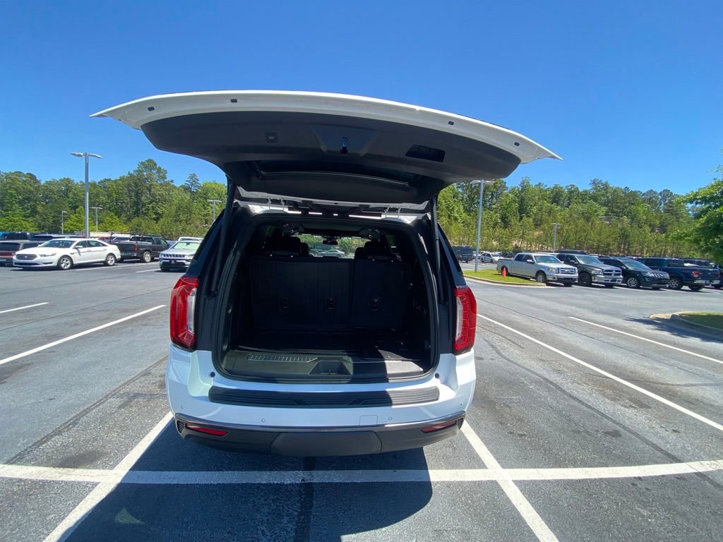 Used 2023 GMC Yukon AT4 w/ Technology Package AWD/4WD image 26