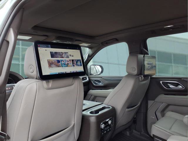 Used 2024 GMC Yukon XL SLT w/ SLT Premium Package image 15
