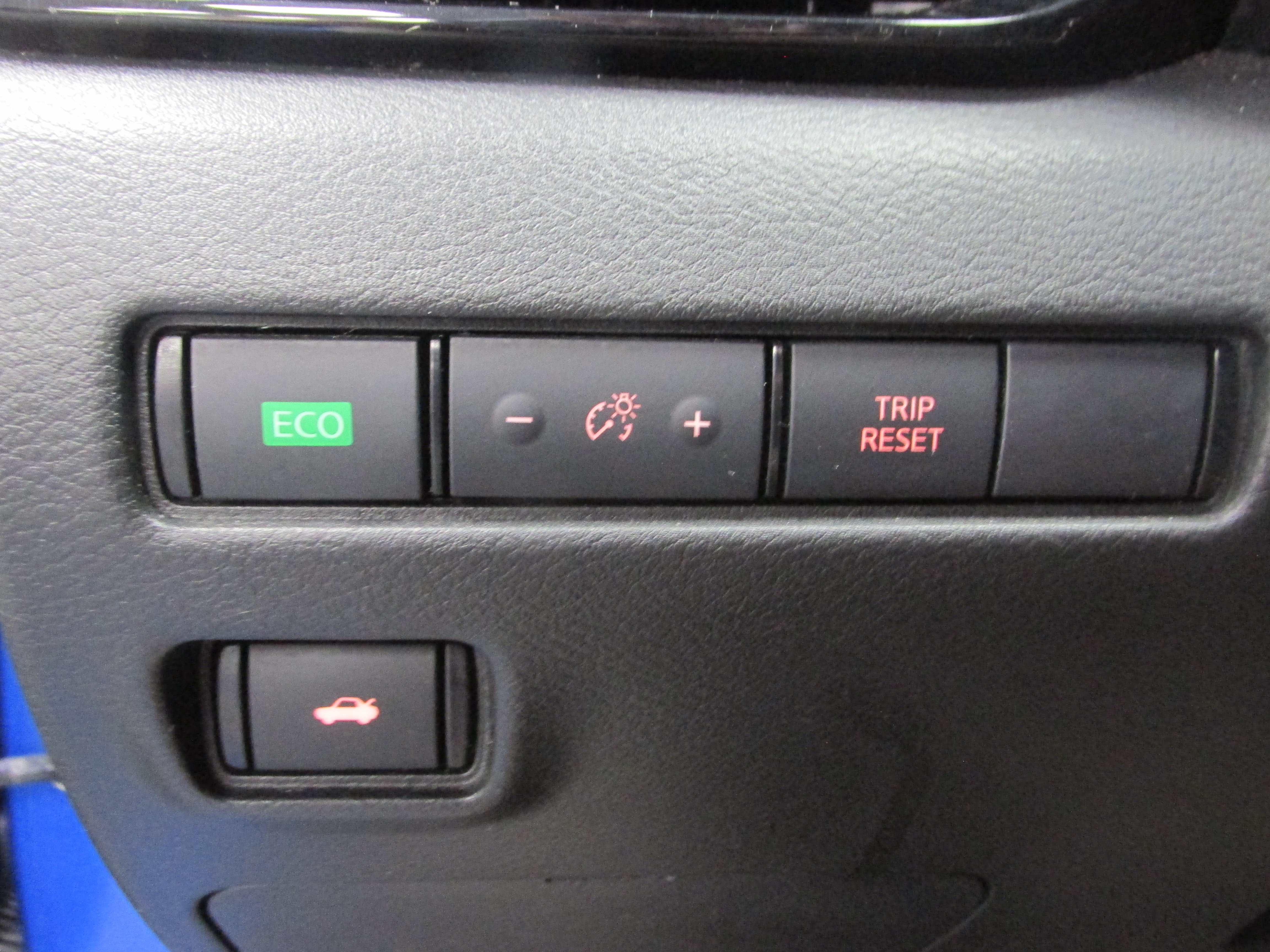 Used 2024 Nissan Sentra SV FWD image 28