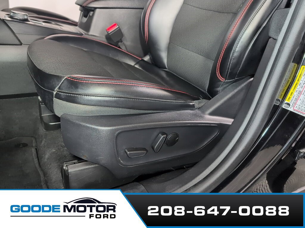 Certified 2025 Ford Escape ST-Line Select AWD/4WD image 11
