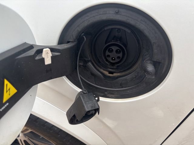 Used 2023 Volvo XC90 T8 Plus w/ Protection Package Premier image 11