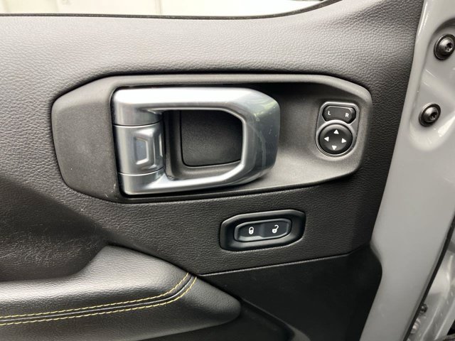 Used 2023 Jeep Wrangler Unlimited Sahara AWD/4WD image 9