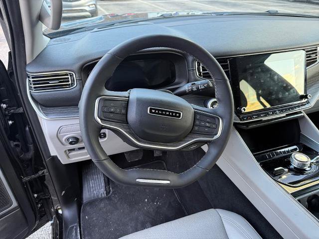 Used 2024 Jeep Wagoneer L Series III w/ Flexible Seating Group AWD/4WD image 15