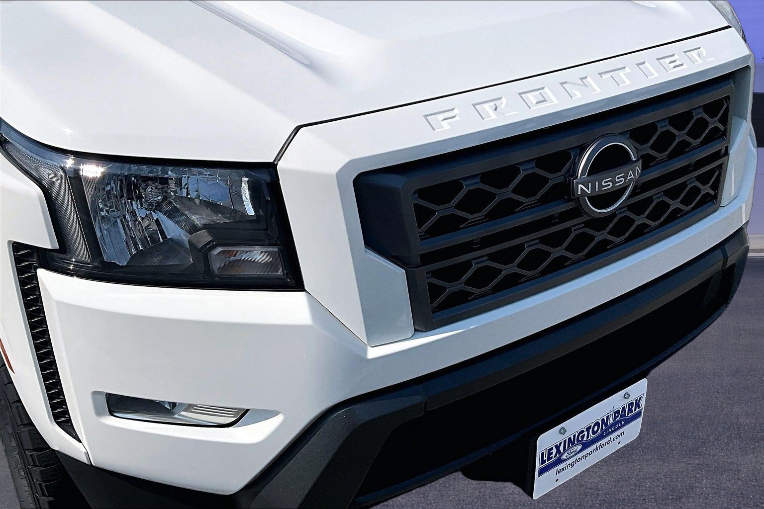 Used 2024 Nissan Frontier SV w/ SV Convenience Package AWD/4WD image 34