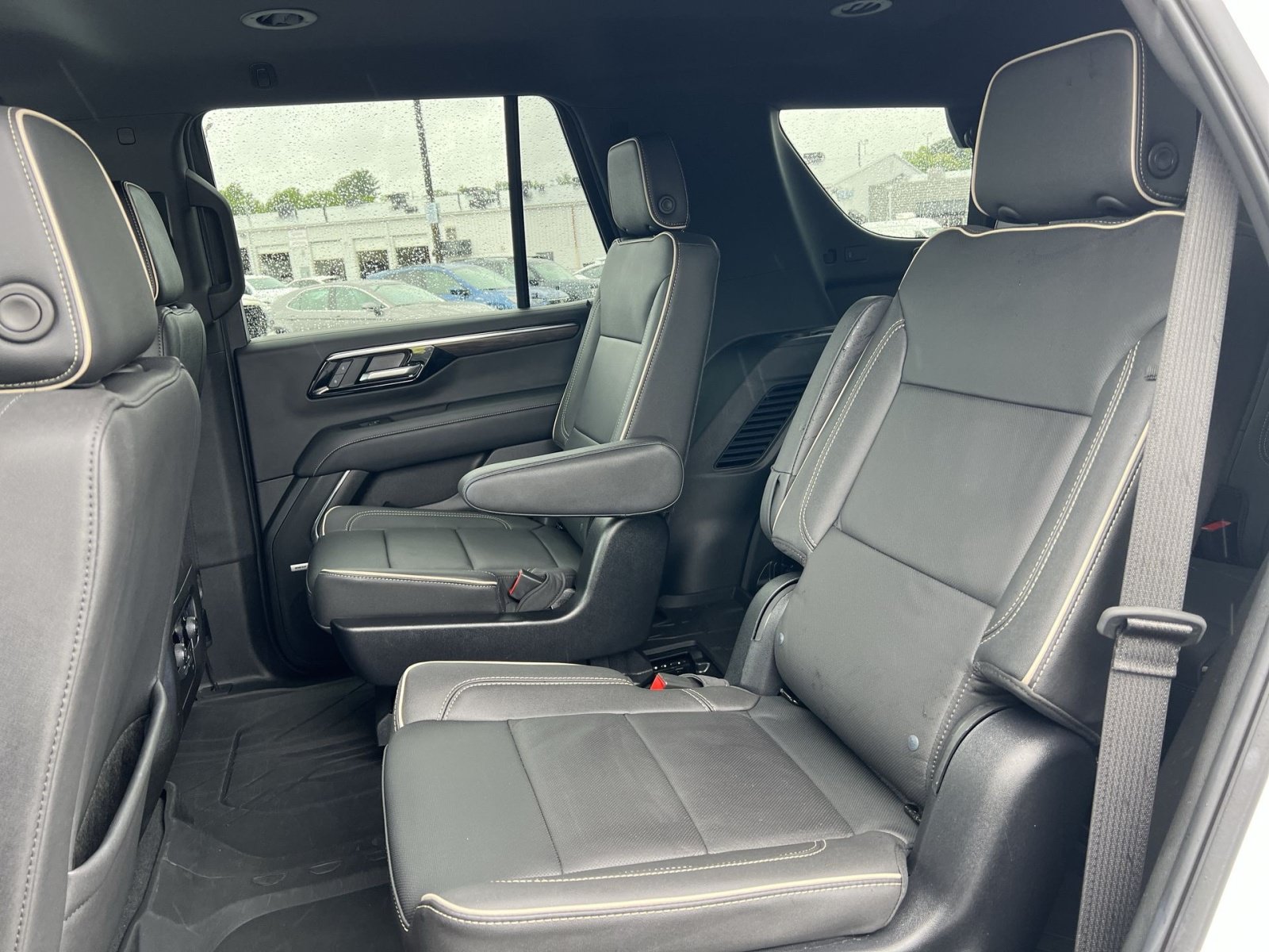 Used 2025 Chevrolet Tahoe Premier AWD/4WD image 24
