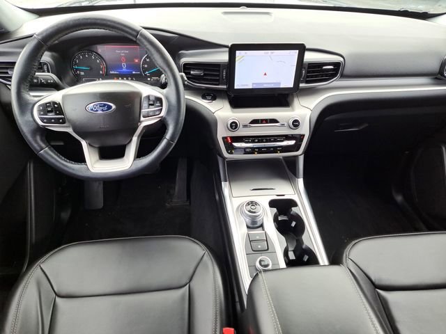 Certified 2022 Ford Explorer XLT w/ Equipment Group 202A image 27