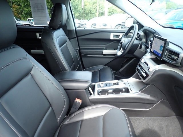 Certified 2022 Ford Explorer XLT w/ Equipment Group 202A image 12