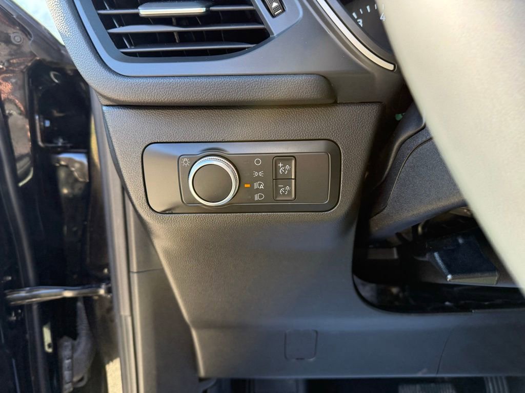 Certified 2022 Ford Escape SE w/ Cold Weather Package image 26