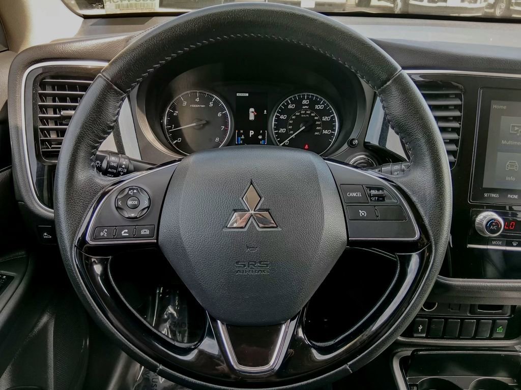 Used 2020 Mitsubishi Outlander SE AWD/4WD image 15