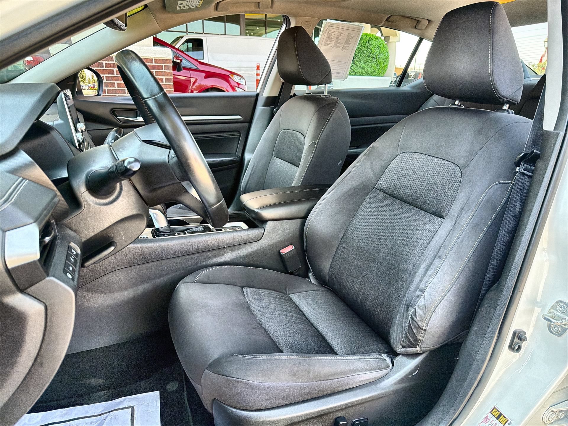 Used 2020 Nissan Altima 2.5 SV FWD image 11
