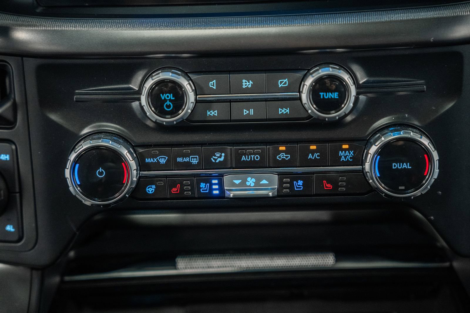 Certified 2024 Ford F150 Lariat w/ Equipment Group 502A High image 30