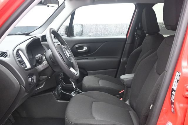 Used 2023 Jeep Renegade Latitude AWD/4WD image 6