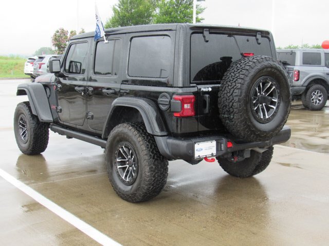 Used 2024 Jeep Wrangler Unlimited Rubicon AWD/4WD image 6