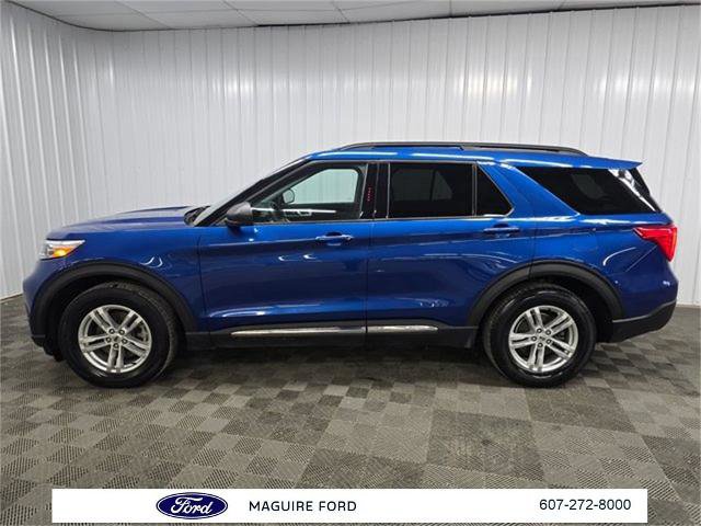 Certified 2022 Ford Explorer XLT w/ Equipment Group 202A image 3