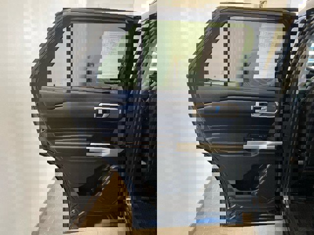 Certified 2022 Ford Explorer XLT w/ Equipment Group 202A image 10