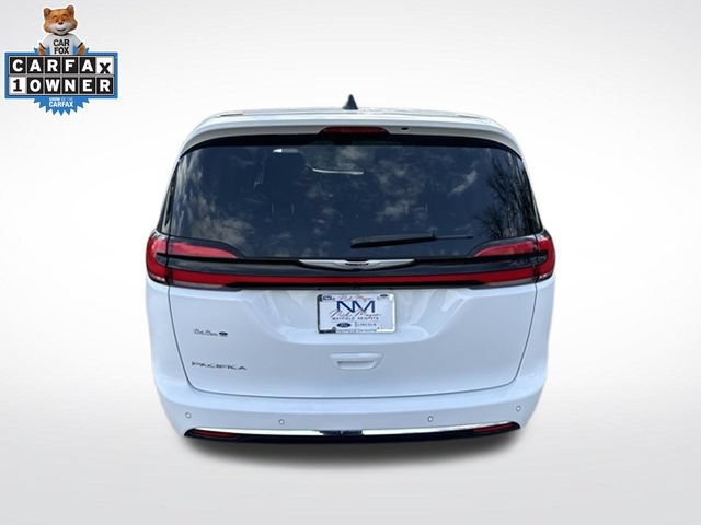 Used 2024 Chrysler Pacifica Touring-L FWD image 7