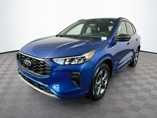 Certified 2023 Ford Escape ST-Line w/ Tech Pack #1 AWD/4WD image 6