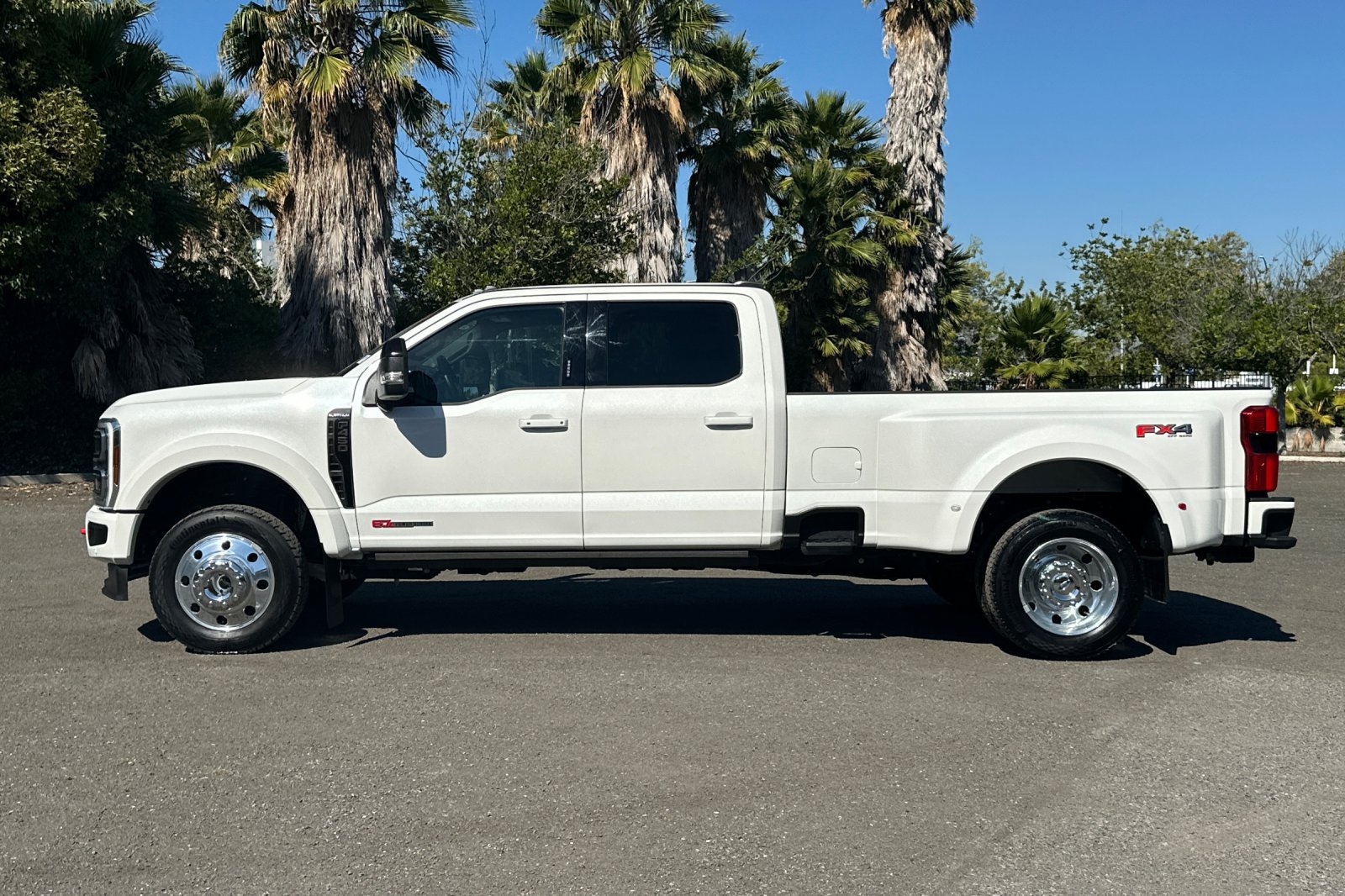 Certified 2026 Ford F450 Platinum w/ FX4 Off-Road Package AWD/4WD image 7