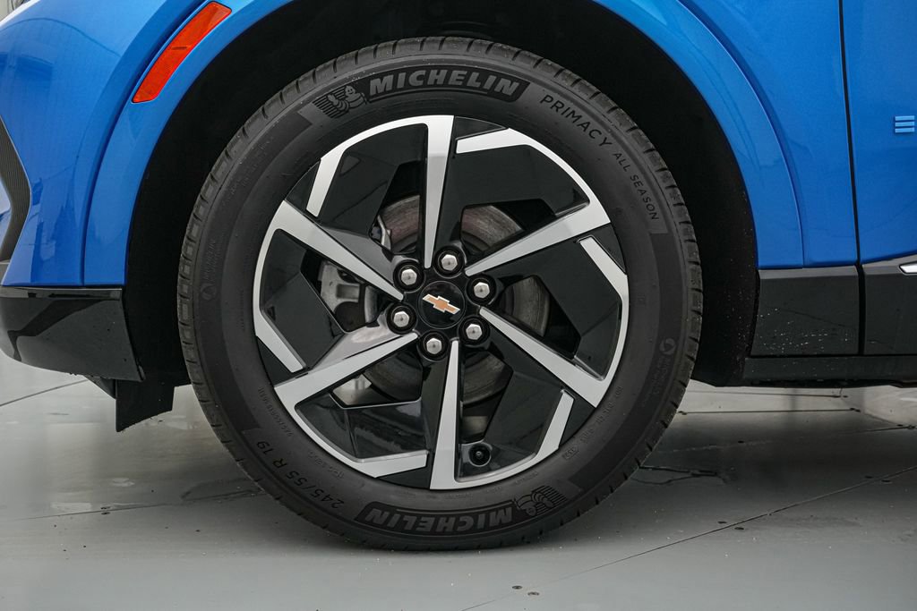 Used 2025 Chevrolet Equinox EV LT w/ Convenience Package image 12