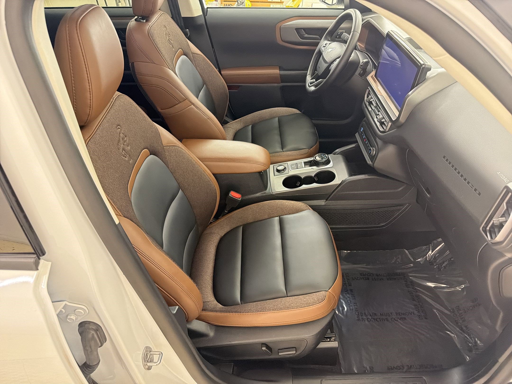 Certified 2025 Ford Bronco Sport Outer Banks w/ Outer Banks Tech Package+ AWD/4WD image 28