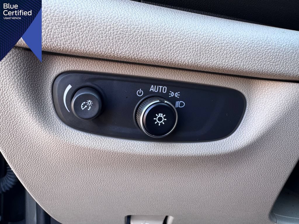 Used 2018 Buick Regal Preferred w/ Sights and Sounds Package FWD image 21