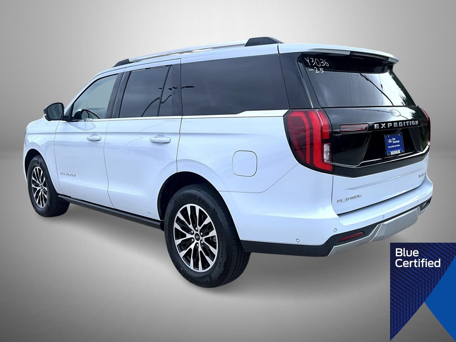 Certified 2025 Ford Expedition Platinum AWD/4WD image 7