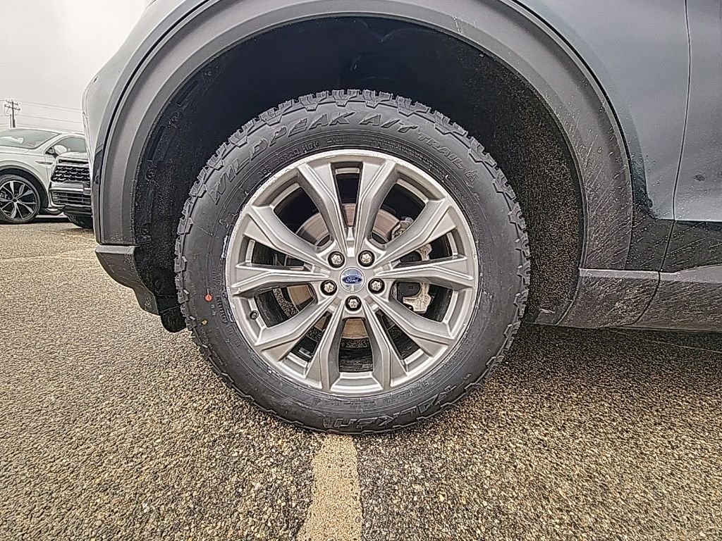 Certified 2023 Ford Explorer XLT w/ Equipment Group 202A image 25