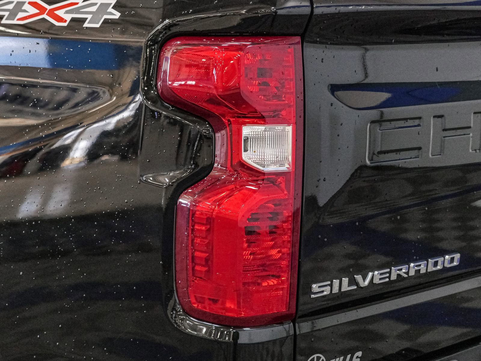 Used 2025 Chevrolet Silverado 1500 LT image 10