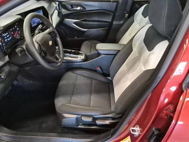 Used 2024 Chevrolet Trax LS w/ LS Convenience Package FWD image 19