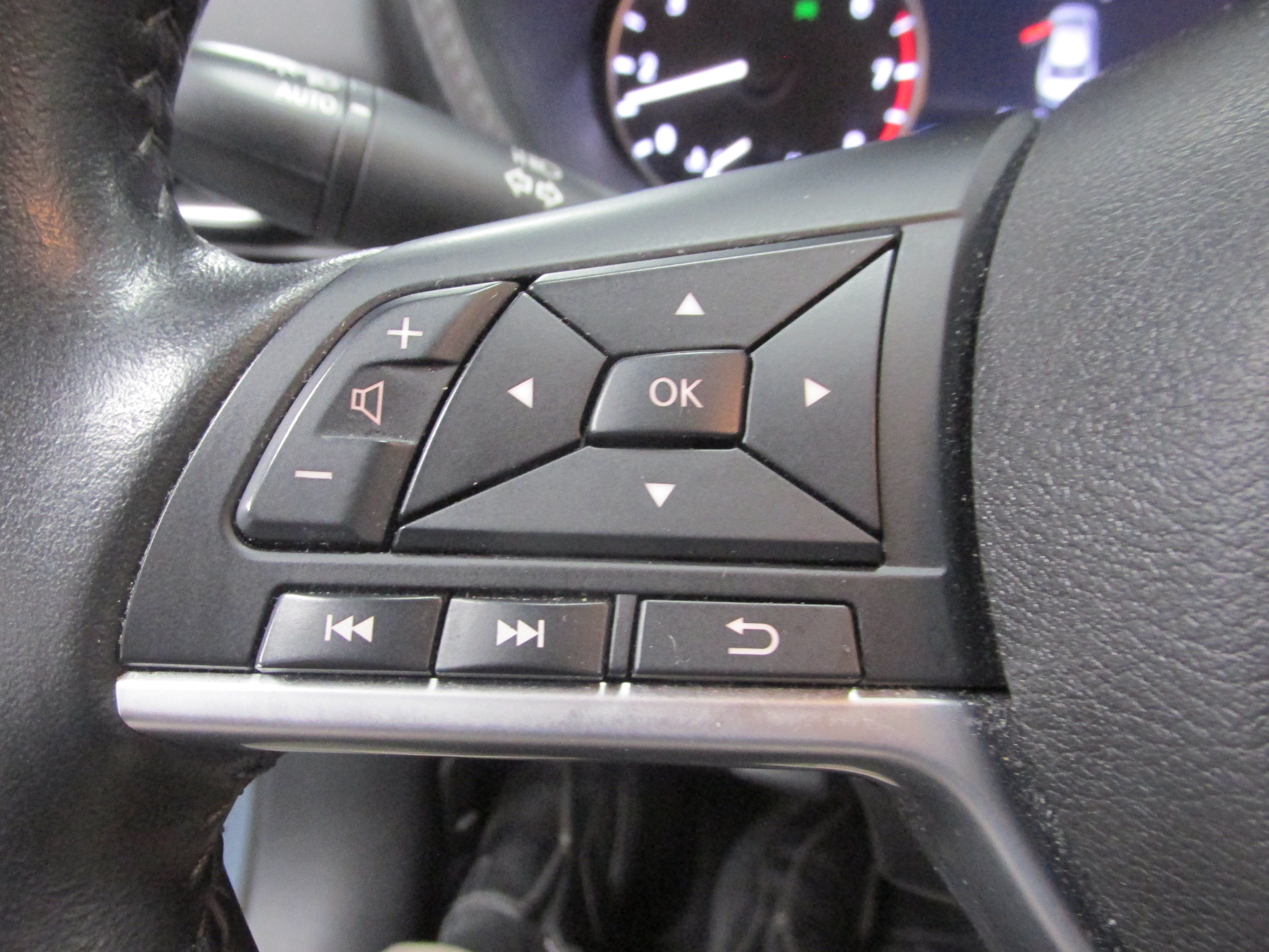 Used 2024 Nissan Sentra SV w/ All-Weather Package FWD image 30