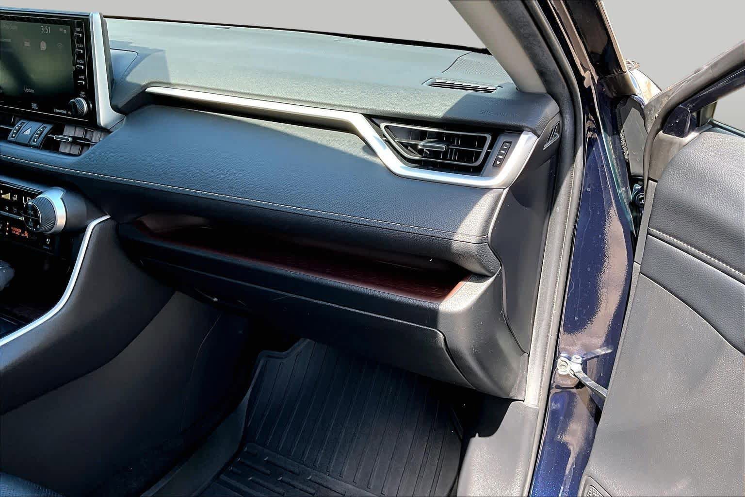 Used 2020 Toyota RAV4 Limited w/ Limited Grade Weather Package AWD/4WD image 19