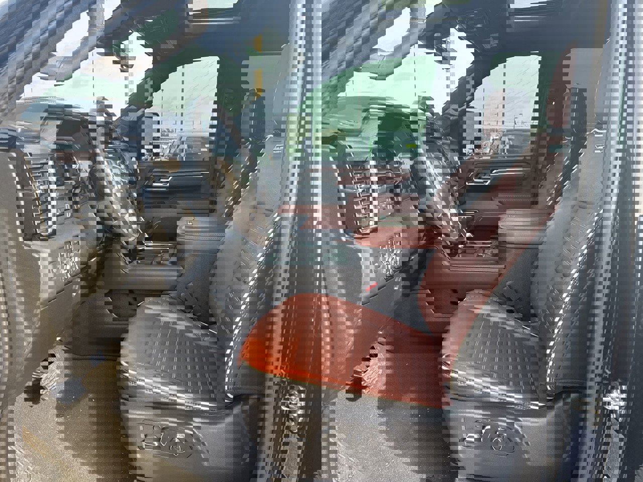 Used 2024 GMC Sierra 2500 Denali Ultimate w/ Max Trailering Package image 10