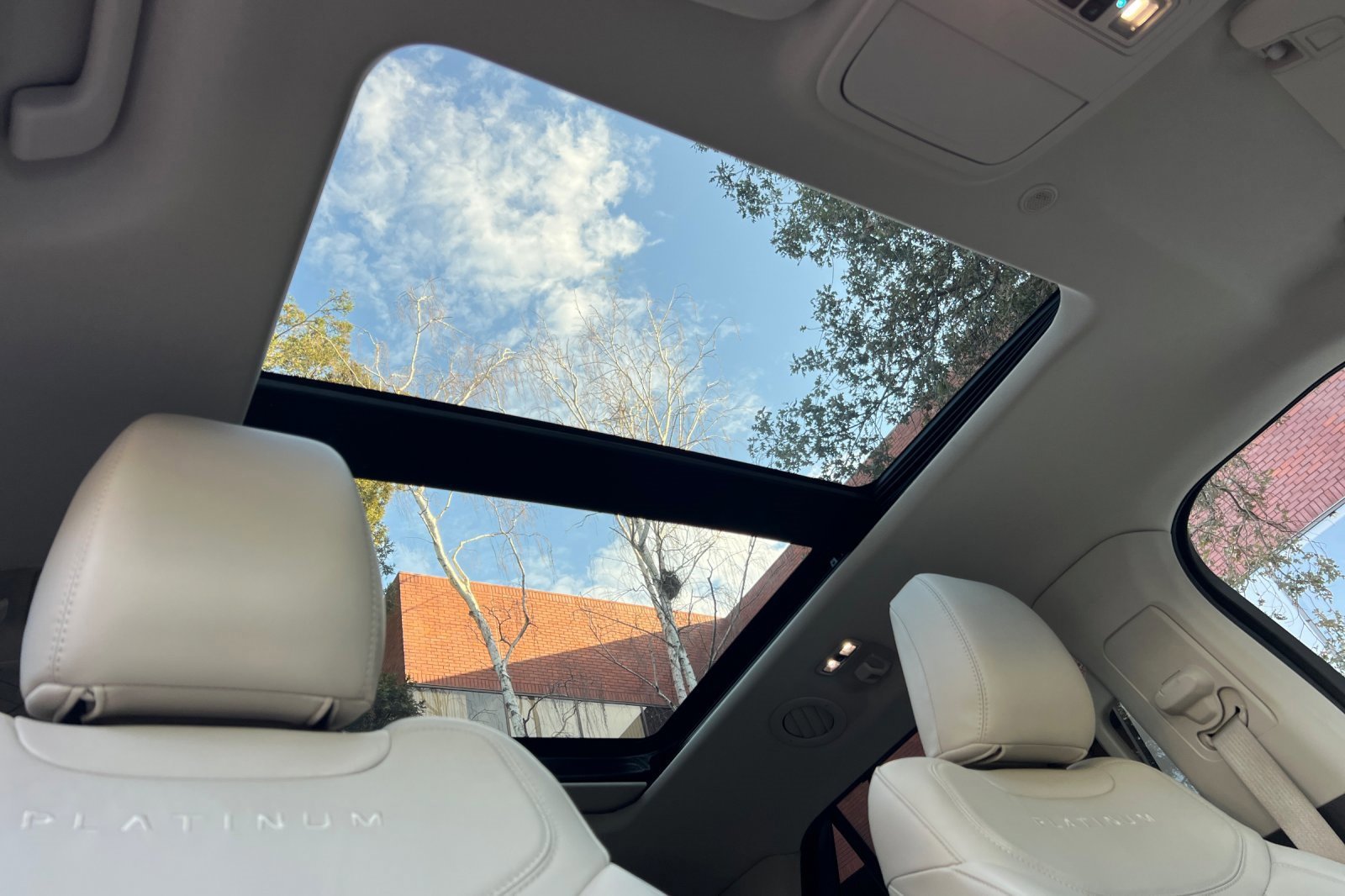 Certified 2022 Ford Explorer Platinum w/ Equipment Group 601A image 22