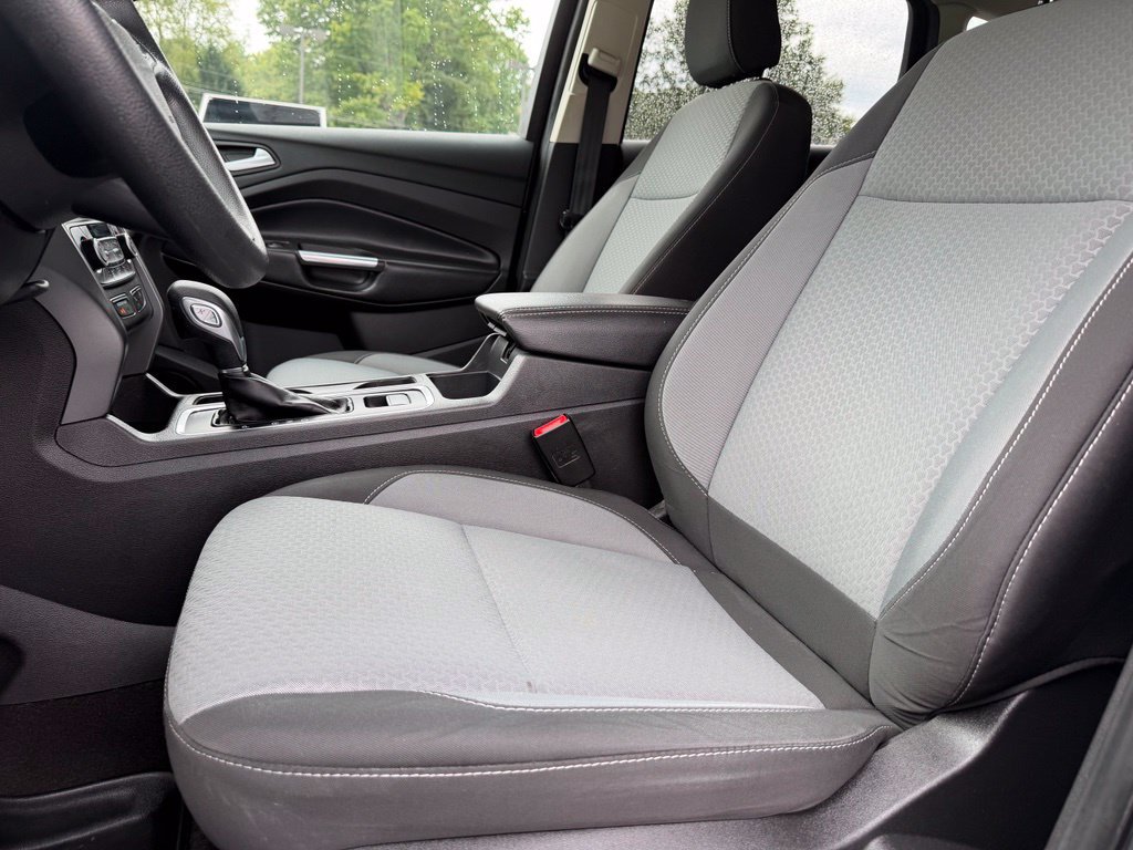 Certified 2019 Ford Escape SE FWD image 14