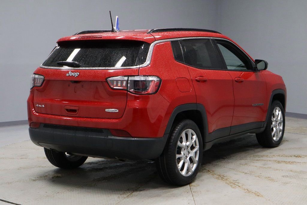 Used 2023 Jeep Compass Latitude image 5