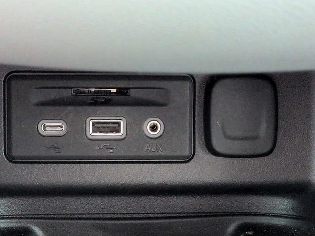 Used 2021 Chevrolet Equinox Premier FWD image 22
