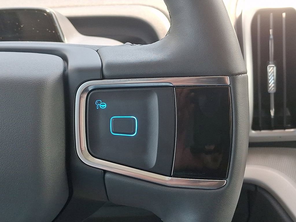 Certified 2025 Ford Expedition Active AWD/4WD image 24