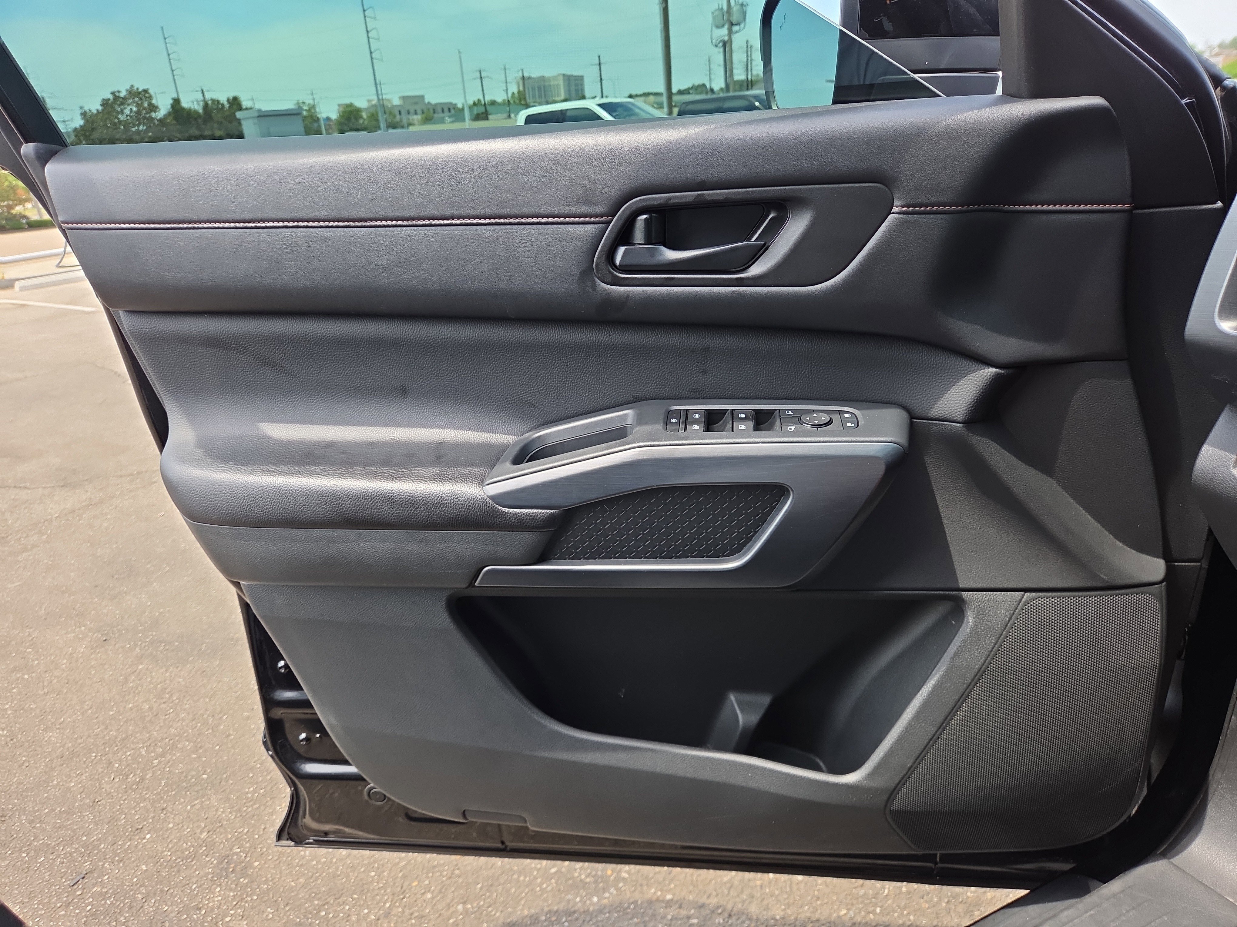 Used 2024 Nissan Pathfinder Rock Creek AWD/4WD image 19