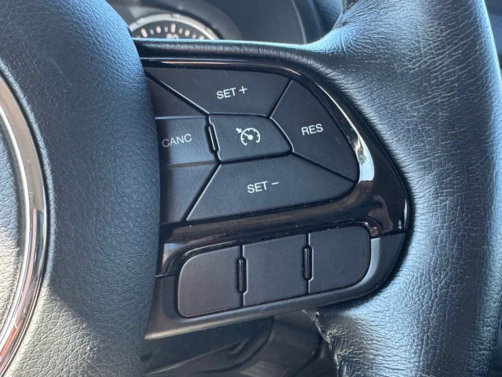 Used 2018 Jeep Renegade Altitude AWD/4WD image 23