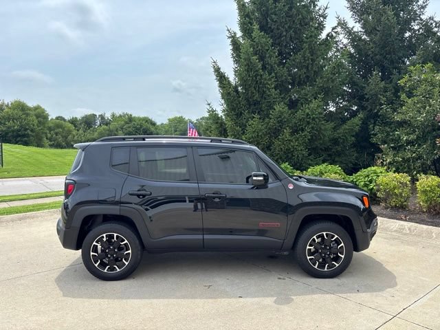 Used 2023 Jeep Renegade Trailhawk AWD/4WD image 6