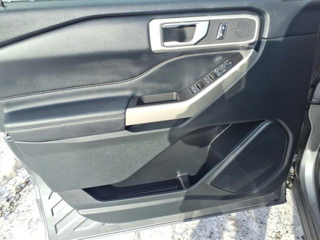 Certified 2023 Ford Explorer XLT w/ Equipment Group 202A image 15