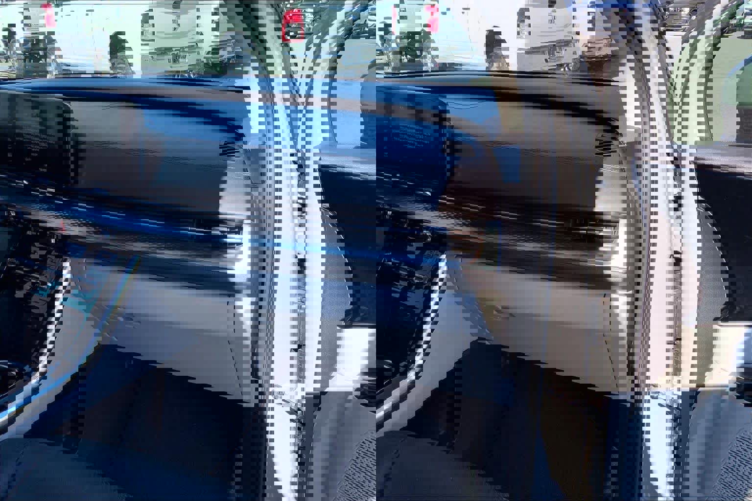 Used 2022 Kia Carnival SX Prestige image 18