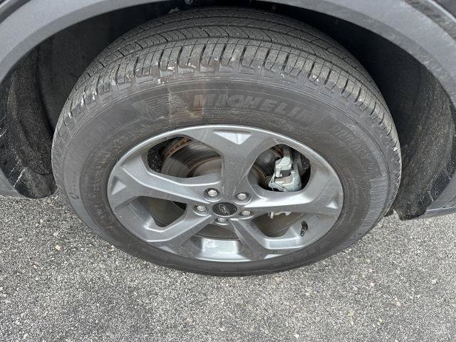 Certified 2025 Ford Escape ST-Line AWD/4WD image 10