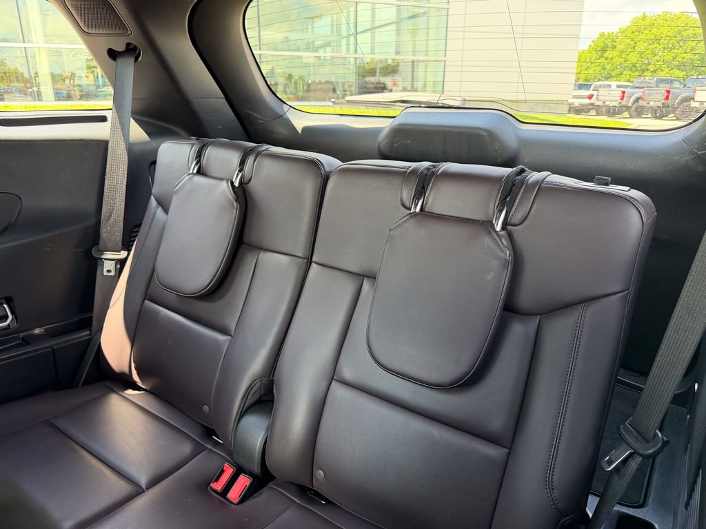 Certified 2025 Ford Explorer Platinum w/ LUX Leather Package AWD/4WD image 17