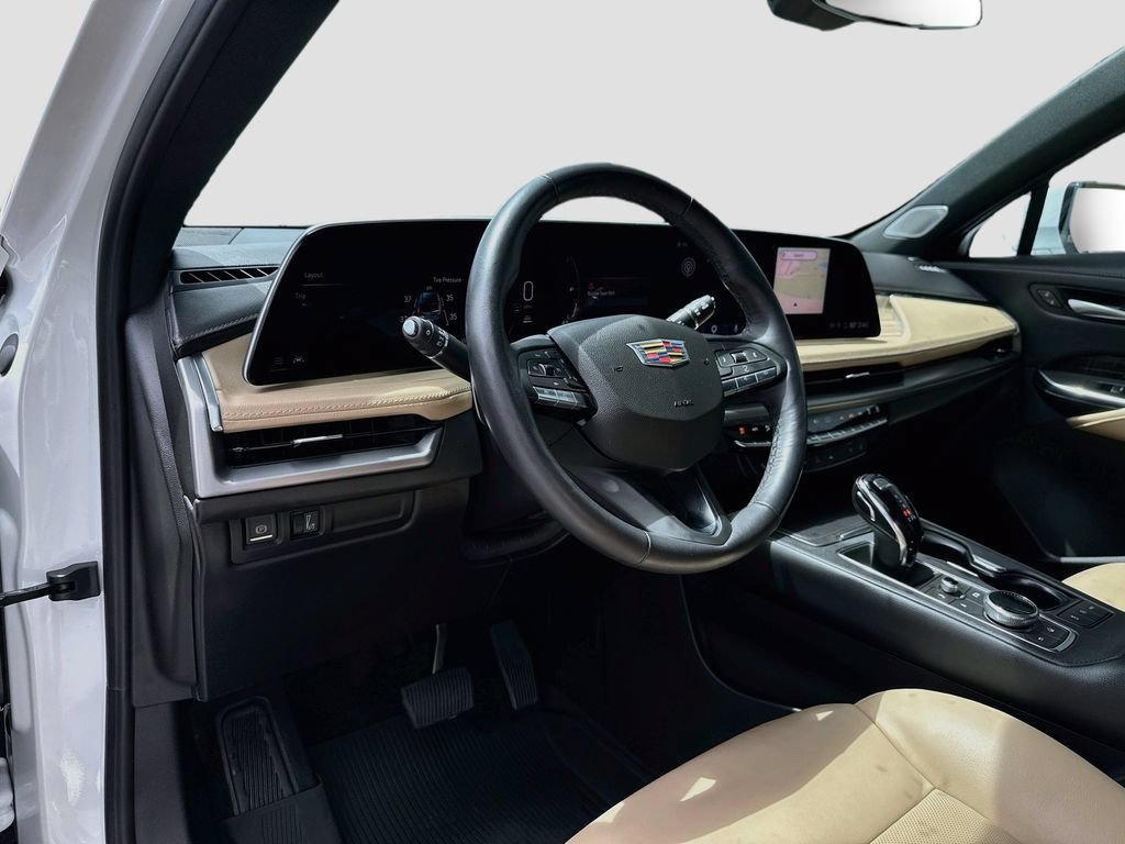 Used 2024 Cadillac XT4 Premium Luxury FWD image 9