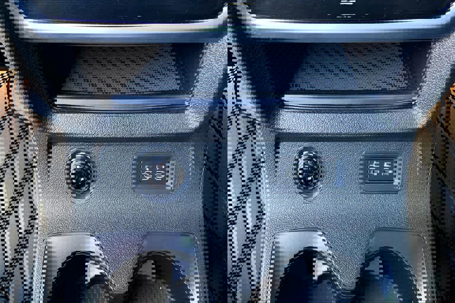 Used 2025 BMW X7 xDrive40i w/ Executive Package image 33