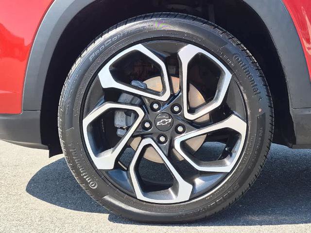 Used 2024 Chevrolet Trax RS w/ Sunroof Package FWD image 6