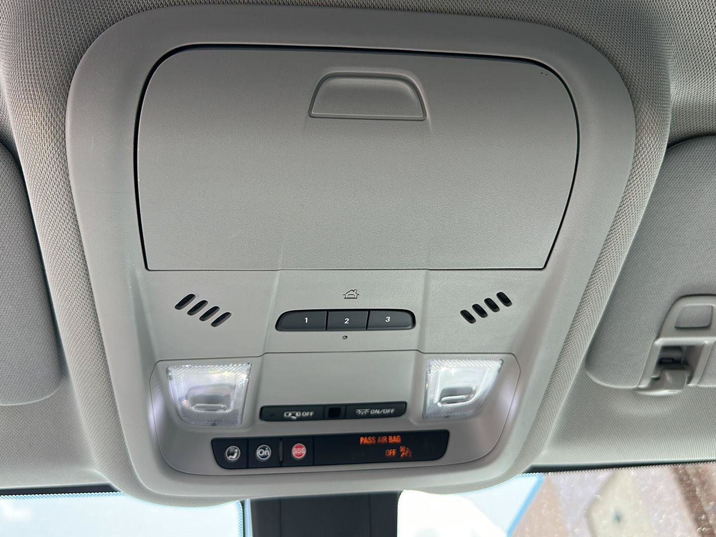 Used 2021 Chevrolet Equinox LT FWD image 21